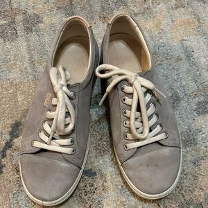 Women’s Leather Ecco Sneaker